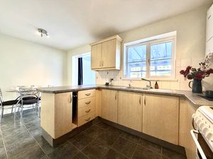Dining Kitchen- click for photo gallery